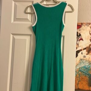 Elegant Green Sleeveless Midi Dress